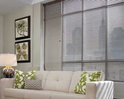 horizontal metal mini blinds