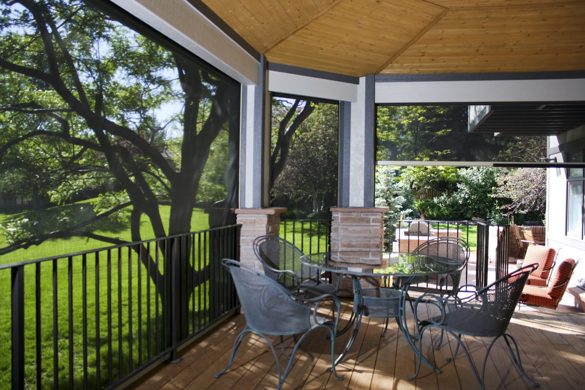 Oasis solar retractable insect shades