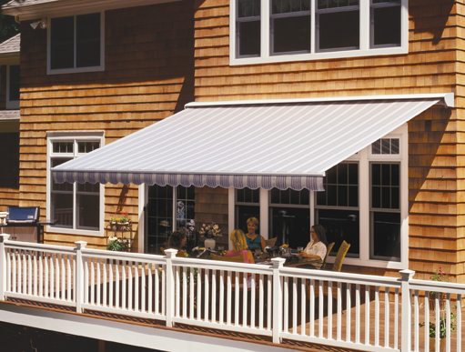 Lateral arm patio awning