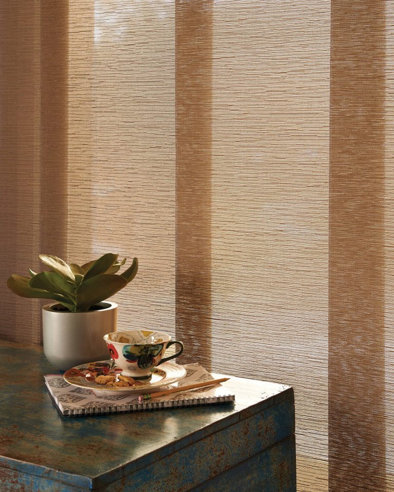 Alustra Skyline gliding window panels warm closeup