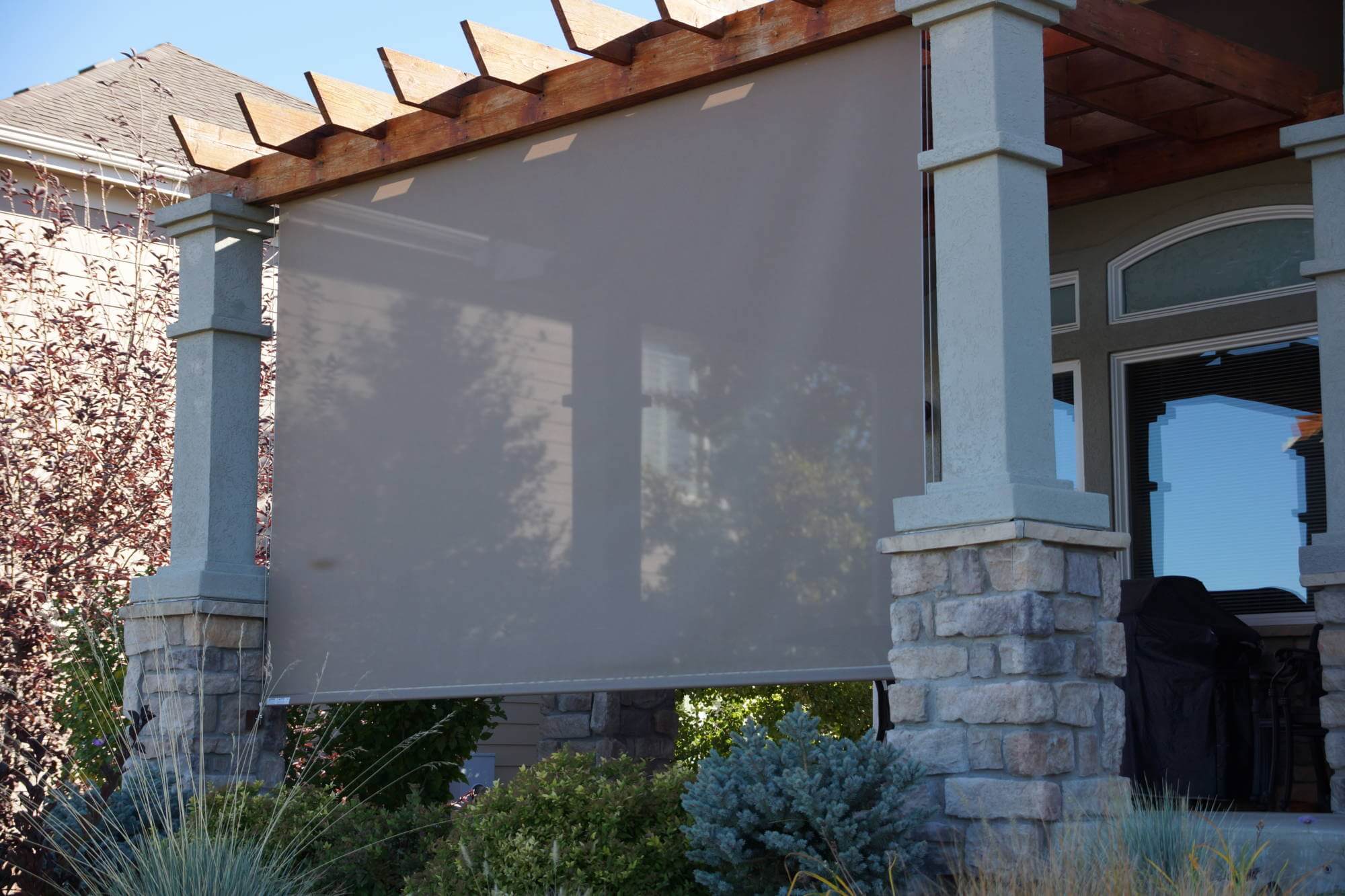 Oasis 2700 Patio pergola shades