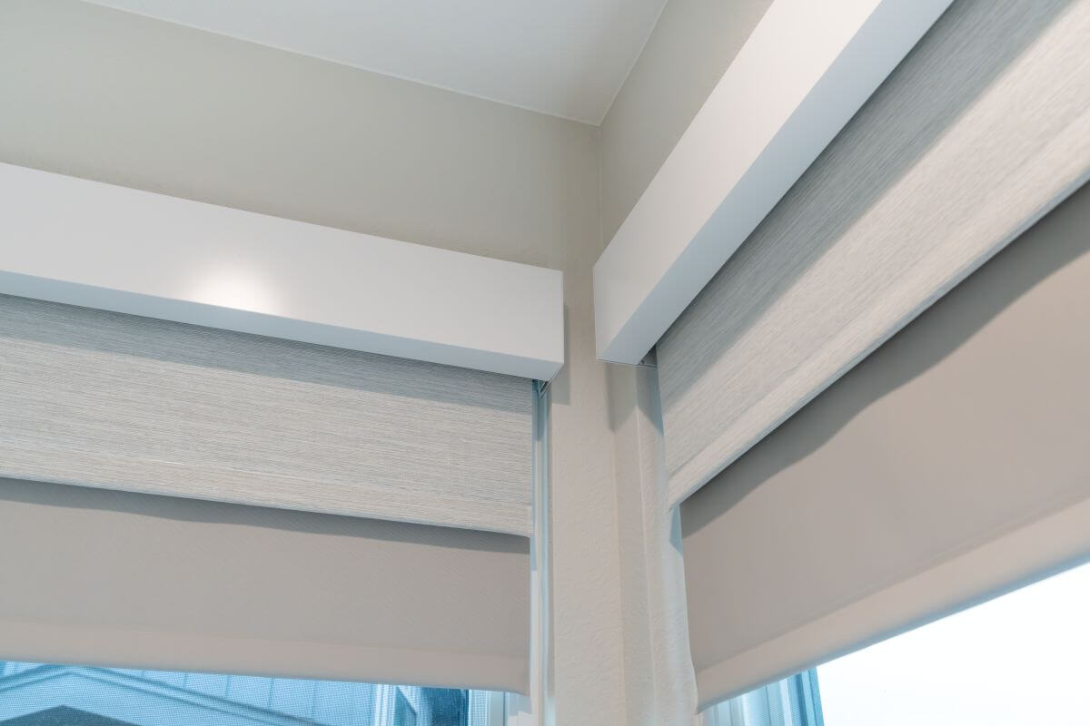 Insolroll Slim Dual Corner Closeup Aegean And Sundown